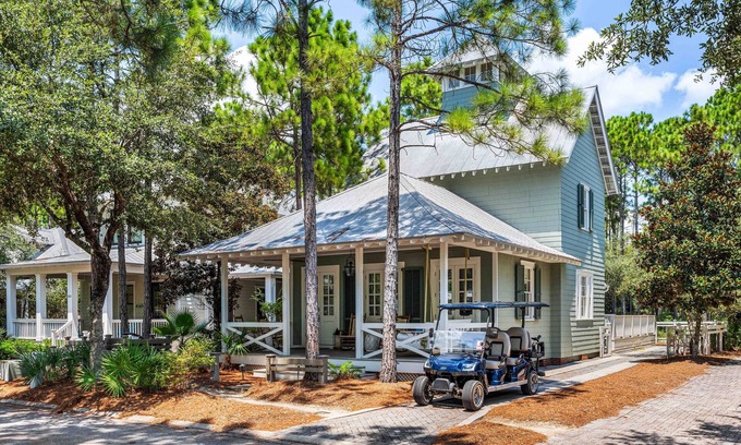 Watercolor House | π Stay 3+ Nights, Get 1 Free! 8/15β11/15 | WaterColor Beach Club Access, Golf Cart, & Bikes!