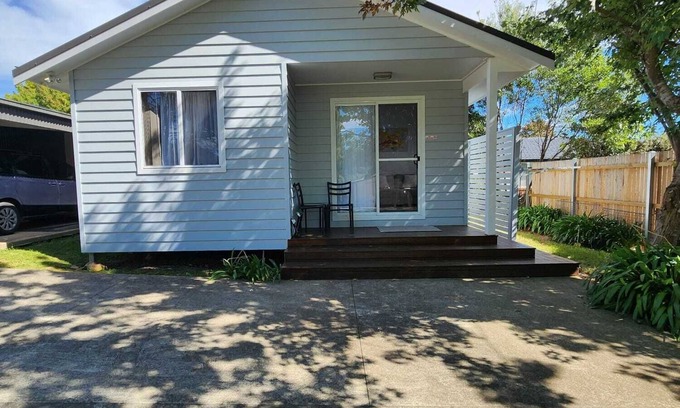 Colo Vale Cottage | Stay and Relax 1 - Promotion wine and snacks for May.