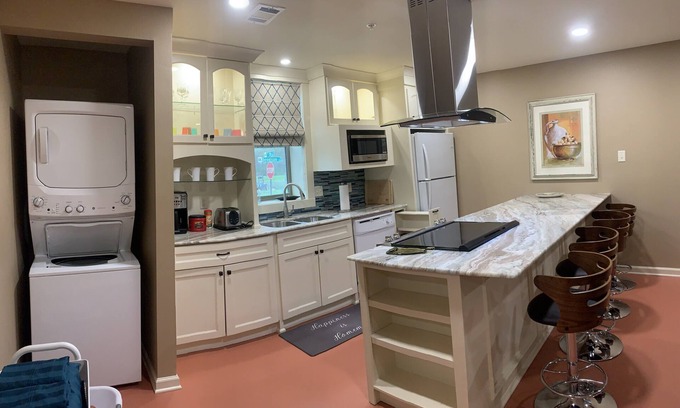 Downtown Little Rock Condo | Stay close to entertainment! nDowntown LR 2 bedroom apt near Simmons Bank Arena
