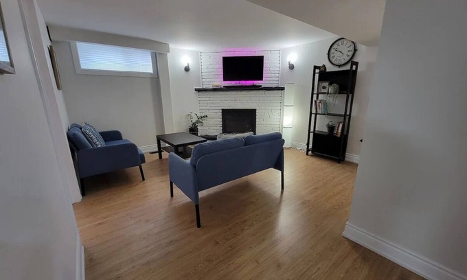 Etobicoke House | Stay for two| Private Bedroom, Kitchen and Bath
