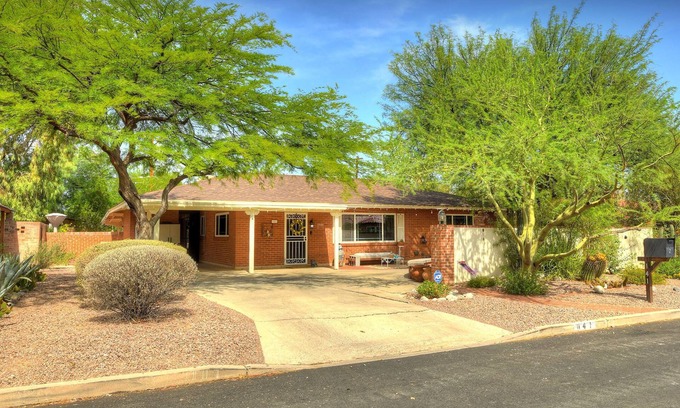 Sam Hughes House | Stay Here, Feel at Home: Your Perfect UofA Adjacent Pet-Friendly Retreat