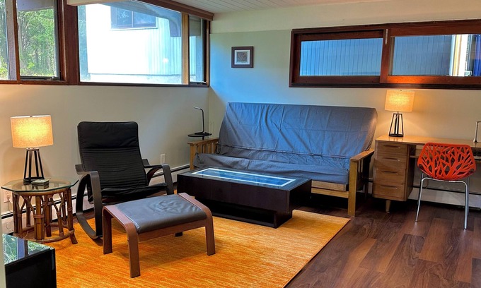 Waterville Apartment | Stay in an historic 1966 deckhouse close to downtown and trails