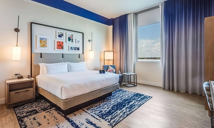 Ojus Hotel | Stay in the Heart of Miami! Rooftop Swimming Pool, Pets Allowed!