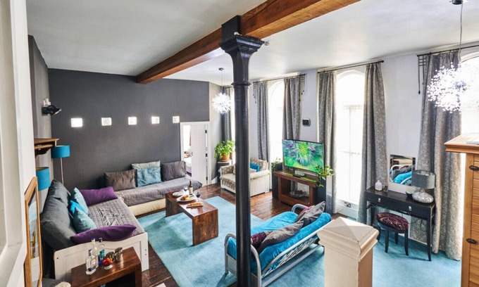 Northern Quarter Apartment | Stay Manchester Sleeps 15 City Centre Apartment