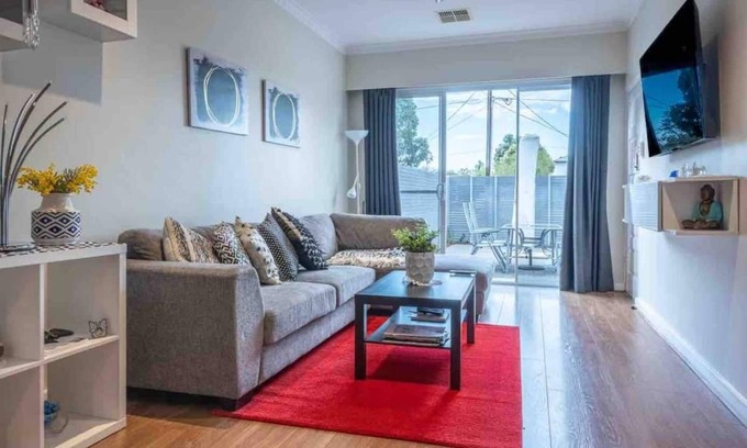 Somerton Park House | Stay near the beach Somerton Park @ Irene's Seaside Villa