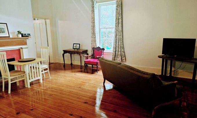 Franklin Bed & Breakfast | Stay Where History Meets Hospitality