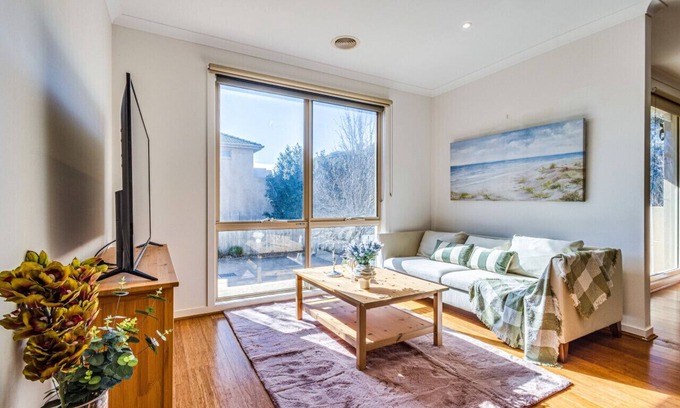 Sanctuary Lakes House | StayAU 3BR Cozy Retreat Point Cook Golf Nearby