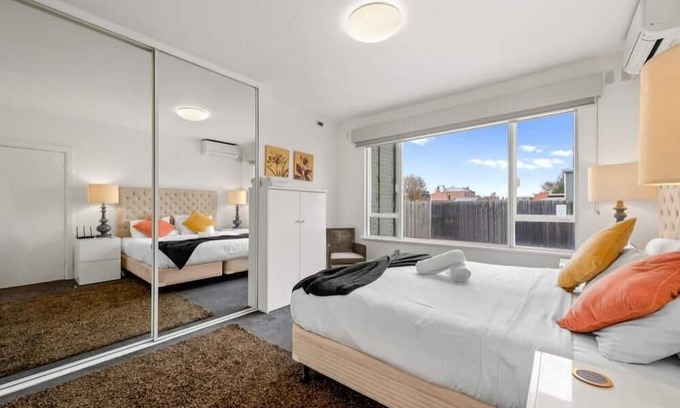 Brunswick Apartment | StayCentral - Brunswick Vibe (Parkville/Brunswick) - Sydney Rd, Brunswick - 2 Bedrooms, 2 Beds, 1 Bathrooms, 1 secure parking spot (small car only) and free street parking nearby.