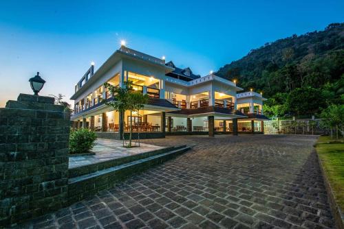Irinjalakuda Villa | StayVista at Springhills Villa & Ayurvedic Spa