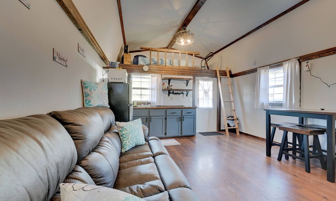 Austinville Apartment | Steamboat Rock Cabin: Bike, Hike, Fish!
