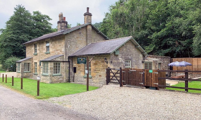 Pickering Cottage | Stephenson Cottage - UK38153