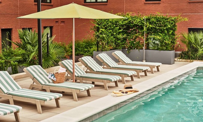 Yamacraw Village Apartment | Steps from River Street + Outdoor Pool & Bike
