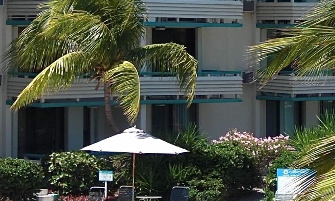 Bolongo Bay Condo | Steps to the Sand, 3 Pools, 2 Fine Restaurants, a Great Beach