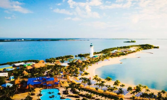 Cutler Bay House | STERLING POOL HOUSE RESORT- HEADED POOL- FREE-WIFI- BOAT ⛵ PARKING AVAILABLE nn