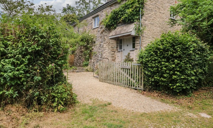 Diptford Cottage | STERT MILL, pet friendly, character holiday cottage in Diptford