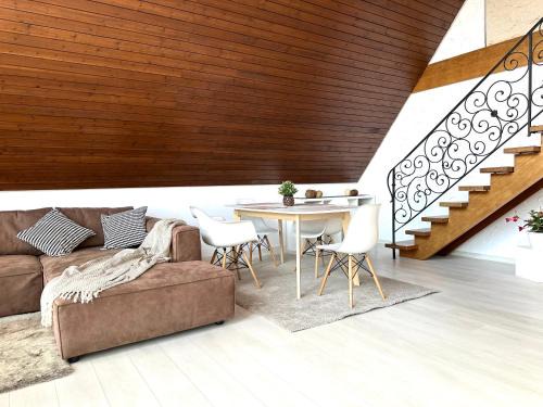 Goeppingen Apartment | Stillvolle Wohnung nahe Bahnhof in Göppingen, zentral