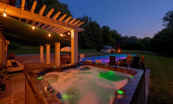 Wrightsville Cottage | Stone Cottage at Roundtop Estate couples Retreat