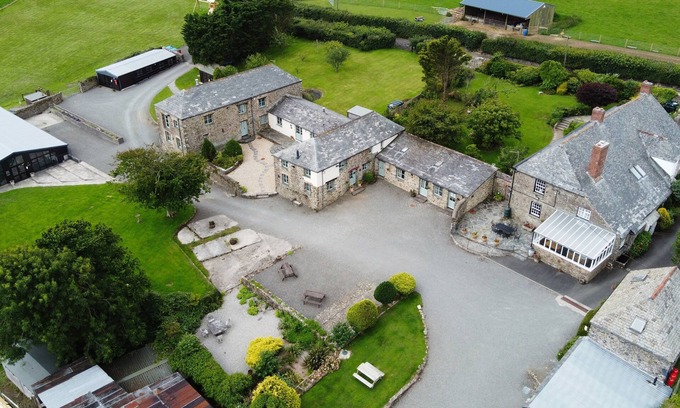 Bude Cottage | Stone Cottage With Indoor Swimming Pool In Stunning Rural Location Near Ocean