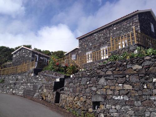 Calheta de Nesquim House | Stone Dreams - Namoradeira