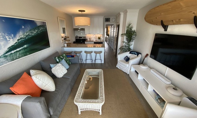 Stone Harbor Condo | Stone Harbor Bayfront retreat in ideal downtown location!