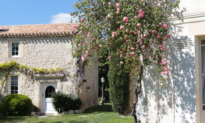Cadillac-en-Fronsadais House | Stone house in a quiet park, 20 minutes from St Emilion and Bordeaux