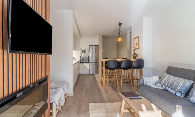 Benasque Apartment | Stone Home in Benasque near Scenic Lake