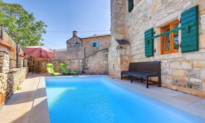 Rezanci House | Stone house with private and large pool