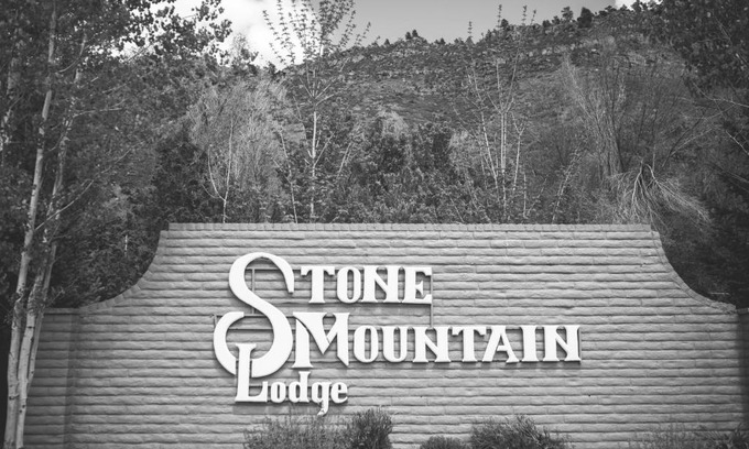 Lyons Hotel | Stone Mountain Lodge