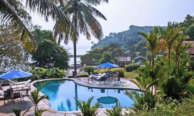 Bogmolo Hotel | Stone Water Eco Resort