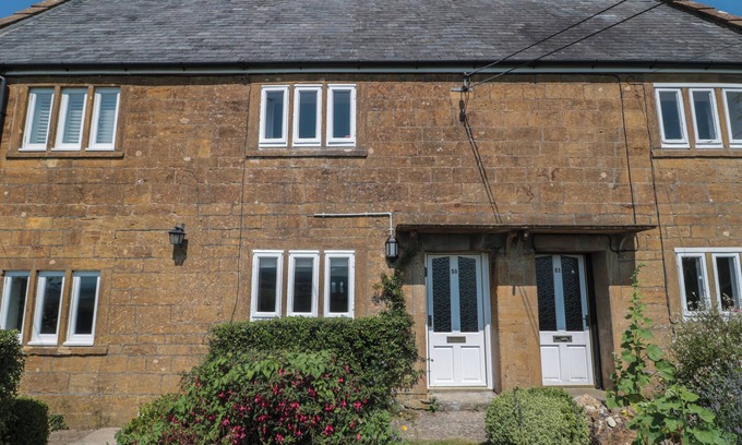 Stoke-sub-Hamdon Cottage | STONECUTTER'S COTTAGE, pet friendly in Stoke-Sub-Hamdon, Somerset