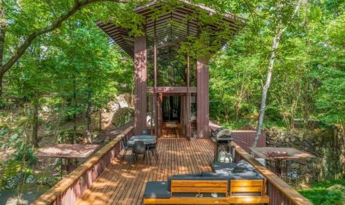 Eden Isle House | Stoneflower Cottage