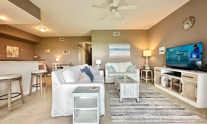 Stoneybrook Condo | StoneyBrook Golf Course, Pool, Tennis, Pickleball, Covered Parking