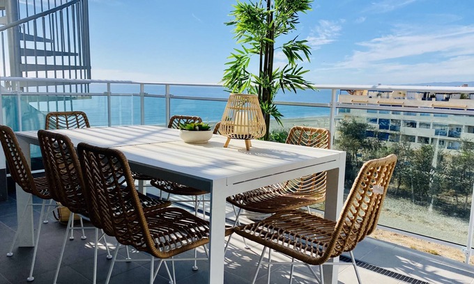 El Morche Apartment | Stor Lägenhet vid Stranden med Fantastisk Terrass