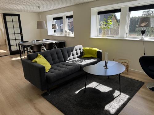 Vester Hjermitslev Apartment | Stor lejlighed tæt på Saltum