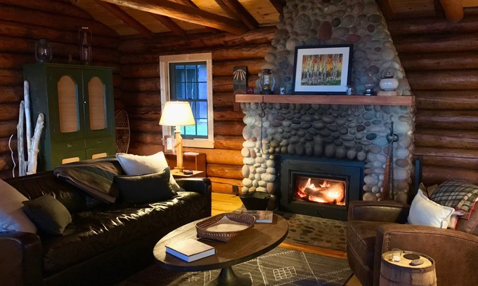 Lutsen Cabin | Storybook Northwoods Log Cabin on Lake Superior between Lutsen and Grand Marais