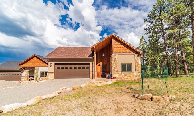 Loghill Village House | STR2022-090 Golf Villa backing to Divide Ranch Golf Course, Panoramic Mtn Views