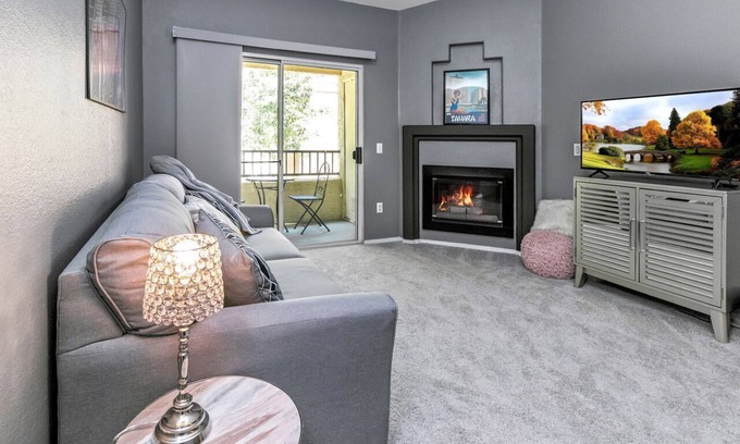Green Valley North Condo | STRIP CLOSE- QUIET- SERENE-PRIVACY- NEW REMODEL-