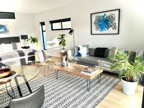 Cape Peninsula Apartment | Stroll to the beach Rooibokkie Studio 2