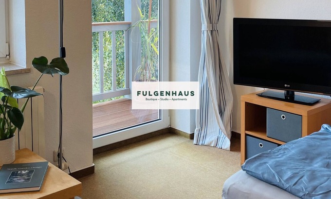 Klein Bollhagen Apartment | Studio Apartment 'Fewo Mohnrot - Fulgenhaus' with Balcony