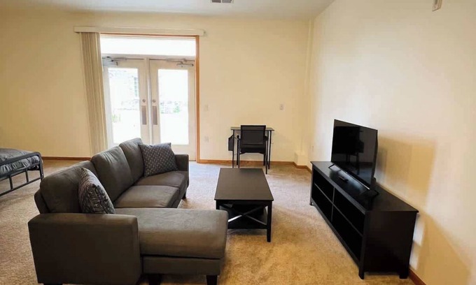 Oregon Apartment | Studio 104 at Foxboro