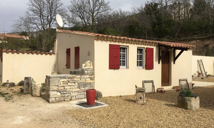 Lioux House | STUDIO 30 M² - 2 PERS. - IN THE COUNTRYSIDE - LUBERON near Gordes and Roussillon