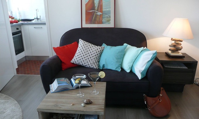 Port Apartment | Studio 4*, SEA VIEW and facing the dragon, 150m from the BEACH, near the 2 caps site