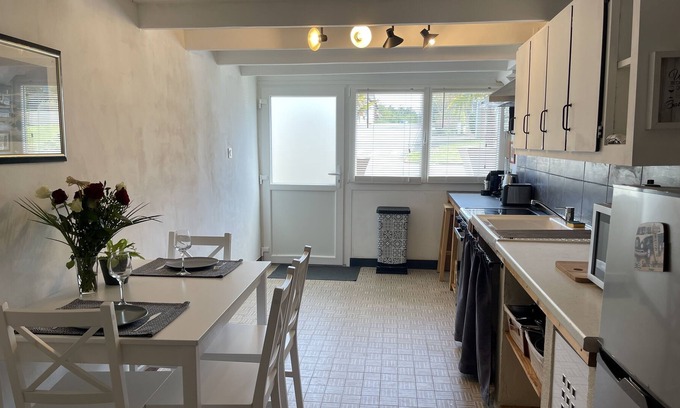 Saint-Hernin Apartment | Studio 42m2 Centre-bourg
