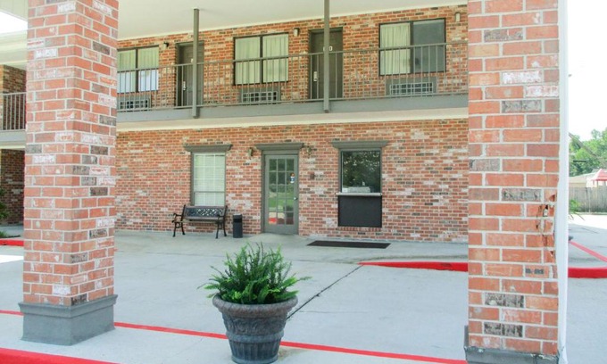 Luling Hotel | Studio 6-Luling, LA
