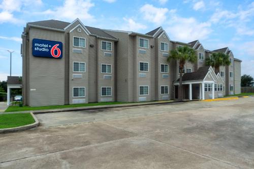 Breaux Bridge Hotel | Studio 6 Suites Breaux Bridge, LA