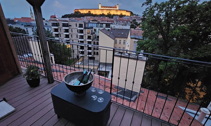 Old Town Apartment | Studio 69 - 125m2, free parking, terrace, pets welcome