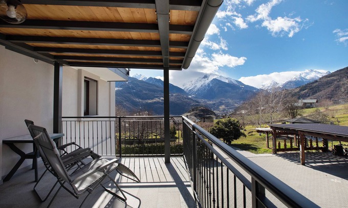 Saint-Pierre Apartment | Studio 'A4 Piano Rialzato' with Mountain View, Private Terrace and Wi-Fi
