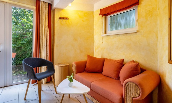 Blankenburg Apartment | Studio Apartment 'Apartment Sonnengärtchen' with Private Garden and Wi-Fi