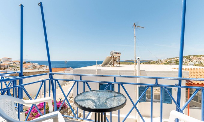 Mpatsi Apartment | Studio Apartment 'Aegeo Twin' with Balcony, Wi-Fi and Air Conditioning
