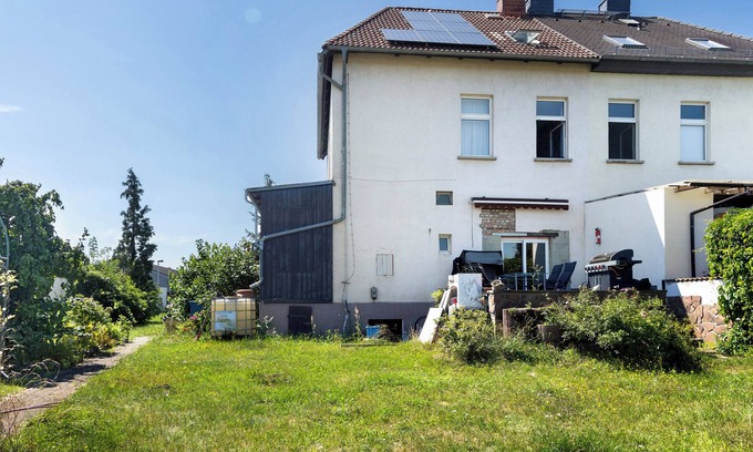 Dessau-Rosslau Apartment | Studio Apartment 'Birgit' with Shared Terrace, Wi-Fi and Air Conditioning